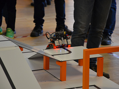 Roboter bei der RoboCup Junior Qualifikation in Berlin